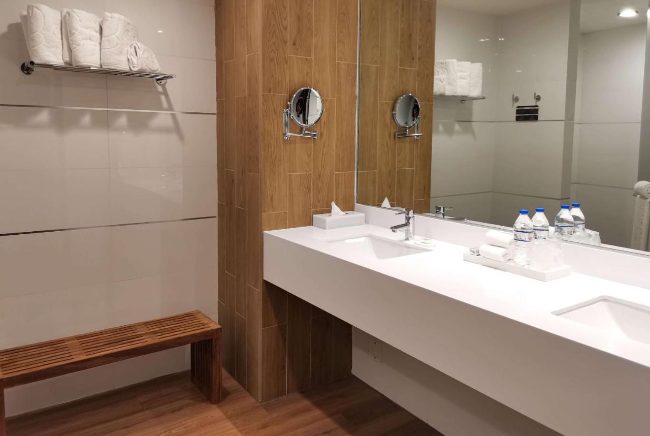 Ramada Encore By Wyndham Guadalajara Aeropuerto Las Pintas Eksteriør billede