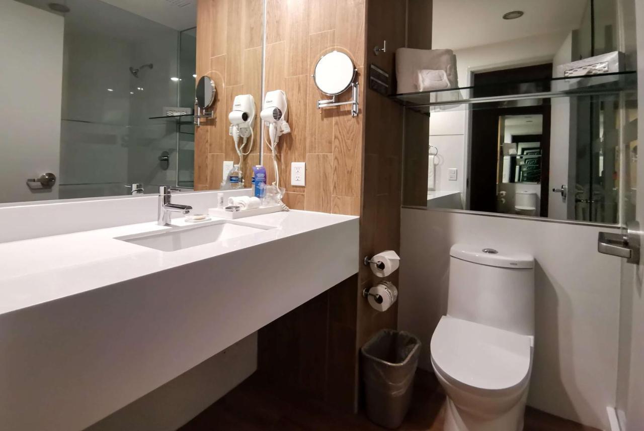 Ramada Encore By Wyndham Guadalajara Aeropuerto Las Pintas Eksteriør billede