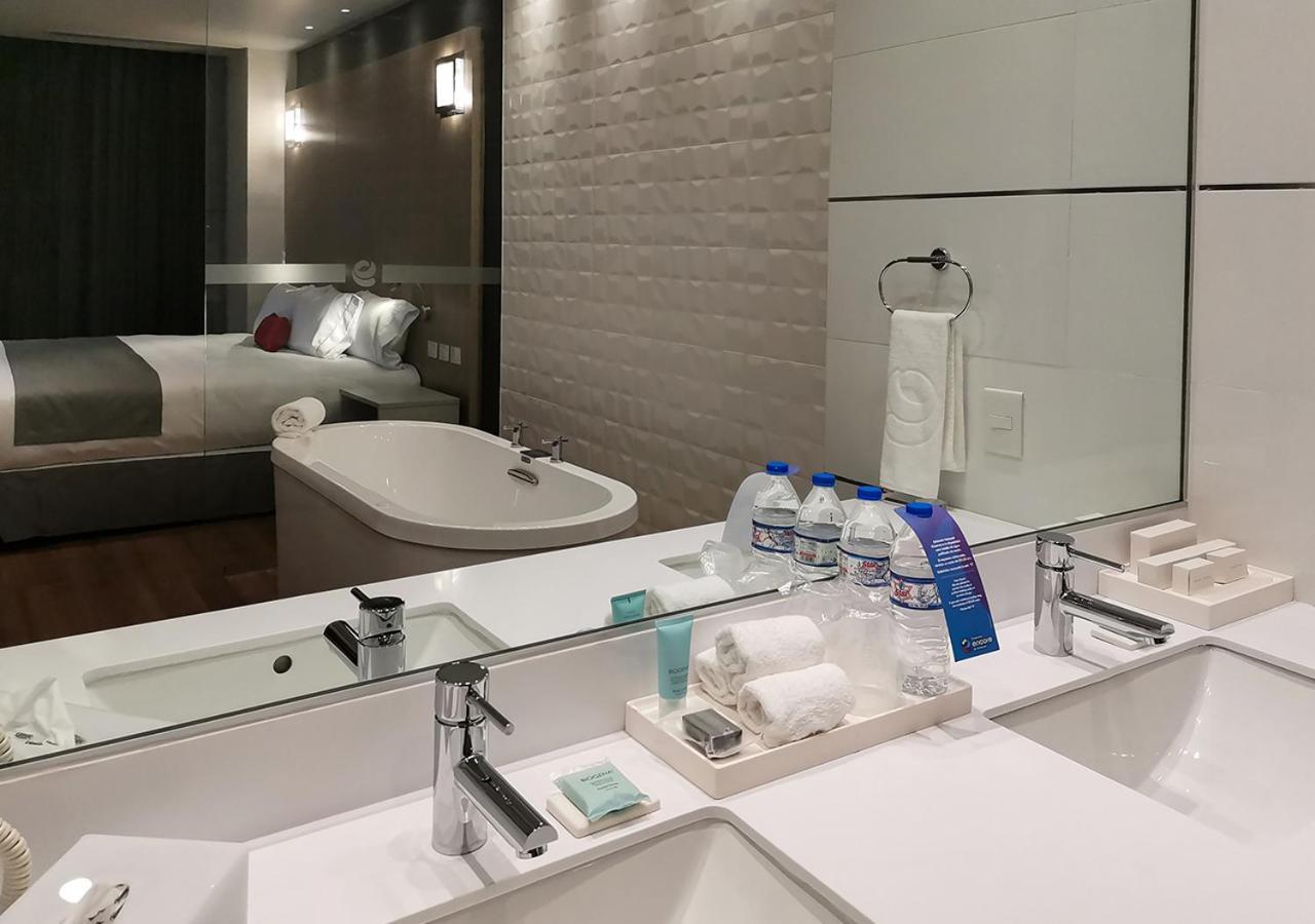 Ramada Encore By Wyndham Guadalajara Aeropuerto Las Pintas Eksteriør billede