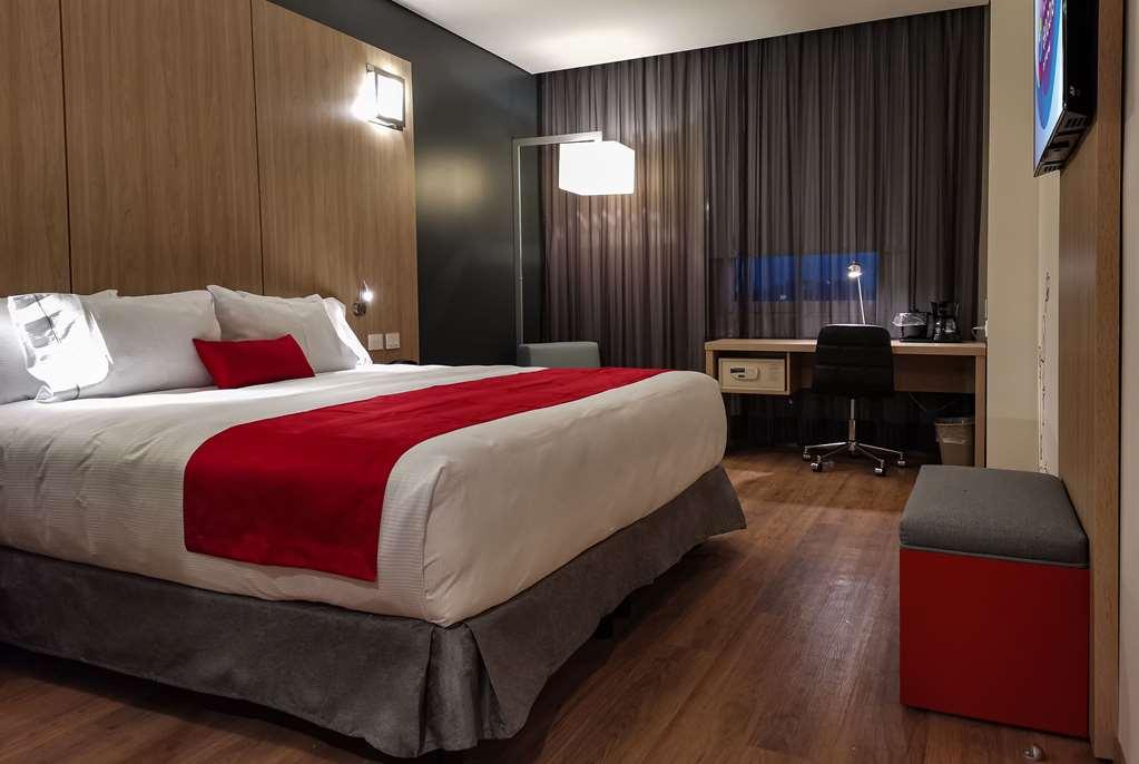 Ramada Encore By Wyndham Guadalajara Aeropuerto Las Pintas Værelse billede
